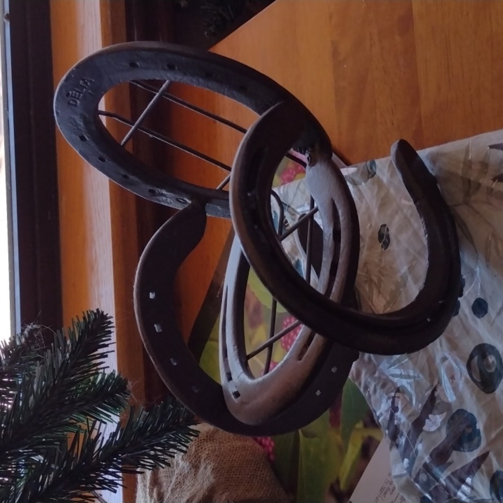 Delta Horseshoes Rocker Gray - Picture 2 of 4